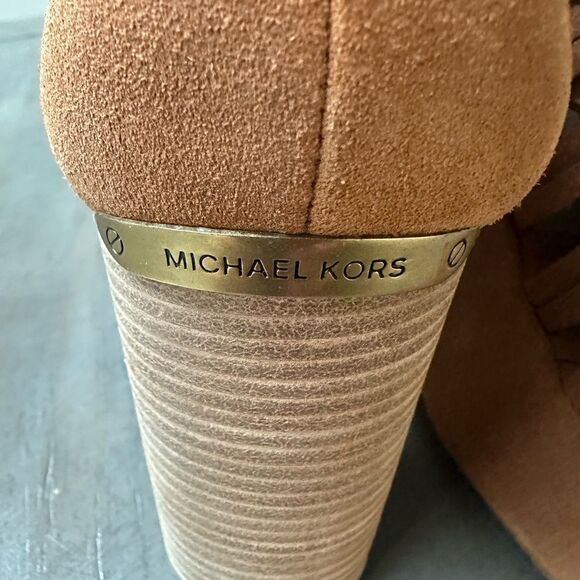 Michael Kors Westley, suede ankle booties. - Picture 6 of 6